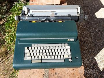 MACCHINA DA SCRIVERE OLIVETTI LEXICON 92C