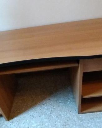 Scrivania grande porta pc con cassetto e ripiani
