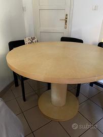 Tavolo tondo da cucina.