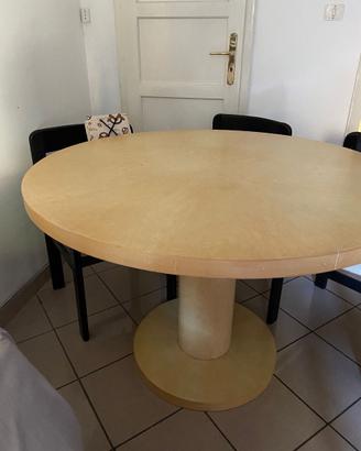 Tavolo tondo da cucina.