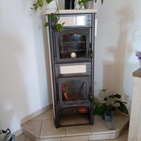 Stufa a legna con forno 