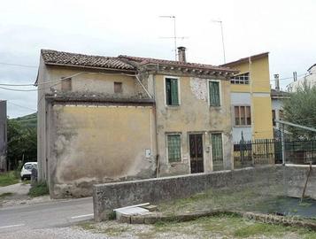 Casa indipendente a Monteforte d'Alpone, 3 locali