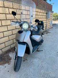 Scarabeo 200 cc