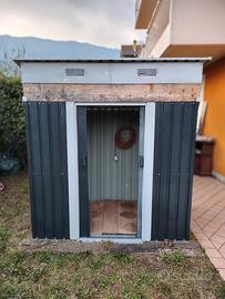 CASETTA DEGLI ATTREZZI + TAGLIAERBA A BATTER