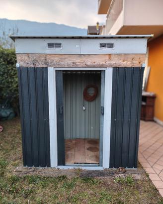 CASETTA DEGLI ATTREZZI + TAGLIAERBA A BATTER
