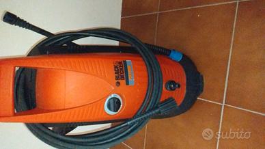 pulitrice black decker