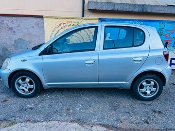 Toyota yaris 1.0 benzina