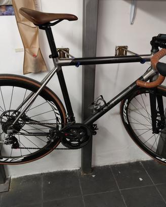 Bici corsa titanio-carbonio