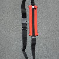 Intesa Uomo: Marsupio Rosso Regolabile e Leggero