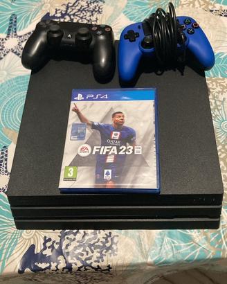 Ps4 pro con fifa 23 e 2 joypad