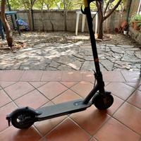 Monopattino Xiaomi Mi Essential