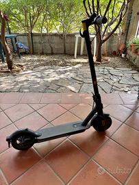 Monopattino Xiaomi Mi Essential