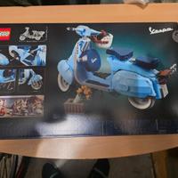 LEGO Vespa 125 – Set ICONS 10298  Fuori Produzione