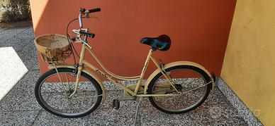Bici da donna Legnano.