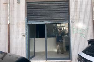 Locale commerciale vicino scuole industriali