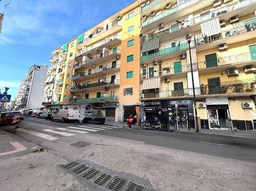 2 LOCALI A NAPOLI