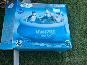 Piscina tonda  Beatway usata solonun estate