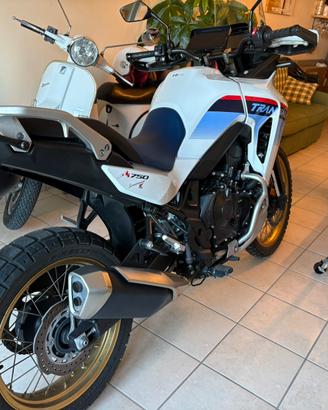 Honda transalp 750