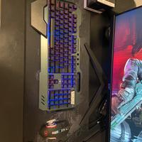 tastiera e mouse gaming RGB