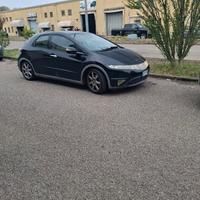 A SOLI 5 mila euro Honda Civic full optional a GPL