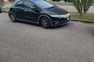 A SOLI 5 mila euro Honda Civic full optional a GPL