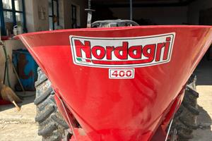 Spandiconcime come nuovo