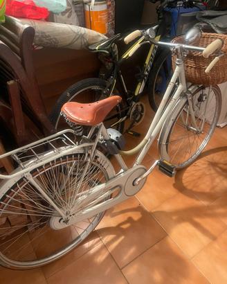 Bicicletta vintage, donna, marca Taurus