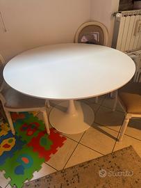 Tavolo bianco rotondo Deghi in buone condizioni