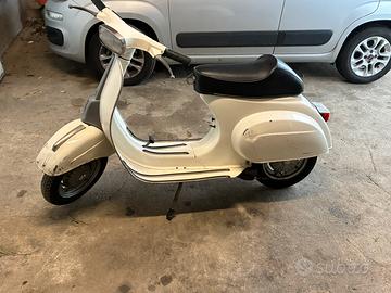 Vespa 50 special conservata