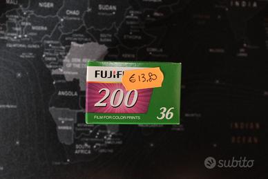 Rullino Fujifilm 200 135 Aperto mai usato