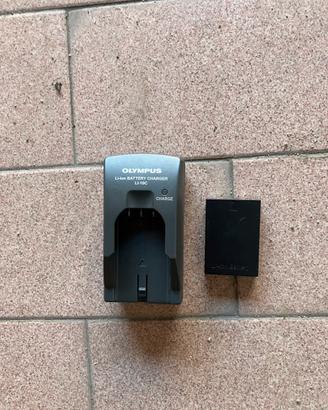 Caricabatterie OLYMPUS con batteria