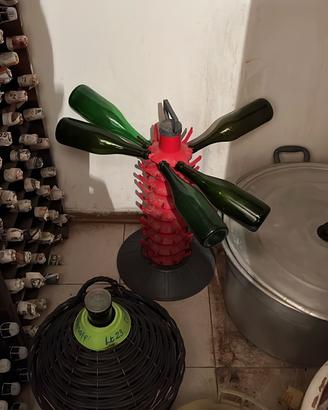 Bottiglie in vetro e damigiane