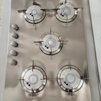 Piano  cottura 5 fuochi