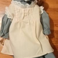 ANTICA BAMBOLA di porcellana da collezione