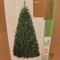 Albero di Natale con decorazioni 