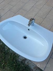 Lavandino completo di miscelatore