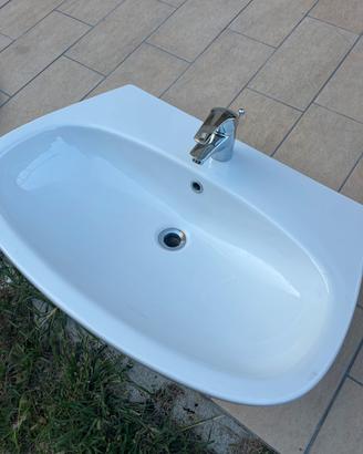 Lavandino completo di miscelatore