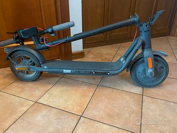 Monopattino elettrico navee i 25 pro