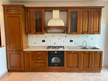 Cucina lineare in legno