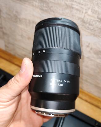 obiettivo Tamron 28-75 2.8 attacco FE sony