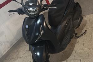 Beverly 300 2021