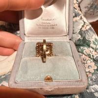 Anello in oro con topazio