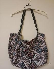 Borsa a tracolla media in tela 