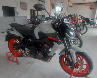 YAMAHA MT-09 