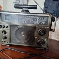 Radio intek Explorer 200s d'epoca- stile militare