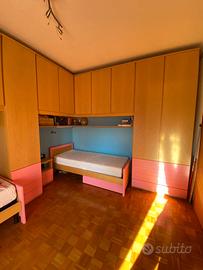 camera da letto a ponte con 2 letti