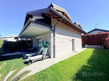 PORZIONE DI BIFAMILIARE A CARATE BRIANZA