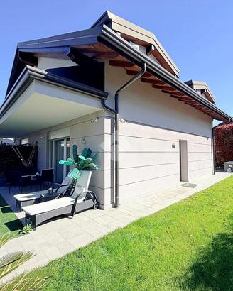 PORZIONE DI BIFAMILIARE A CARATE BRIANZA