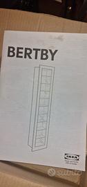 vetrina pensile Ikea Bertby