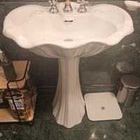 sanitari e lavabo con colonna di pozzi ginori